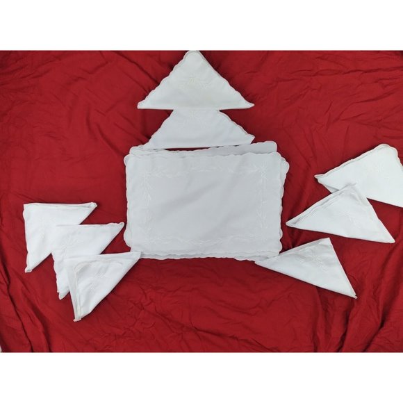 16 Pcs- Embroidered Floral off-white linen? 8 Placemats & 8 matching Napkins - Picture 12 of 12